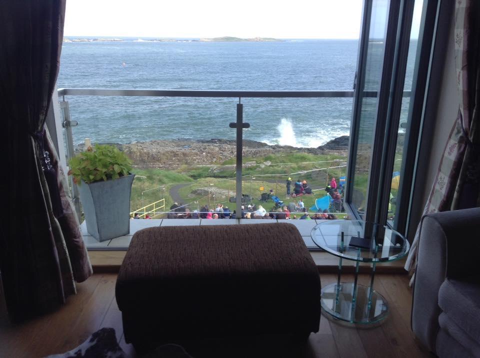 Blue Pool View Apartment Portrush Exterior photo