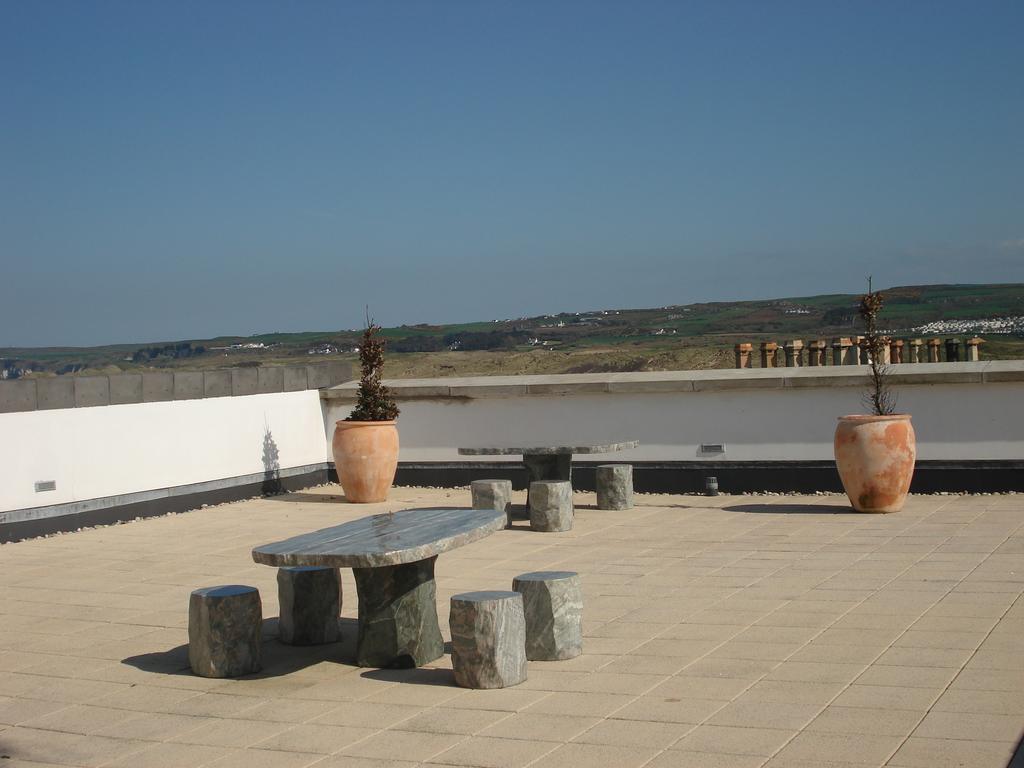 Blue Pool View Apartment Portrush Exterior photo