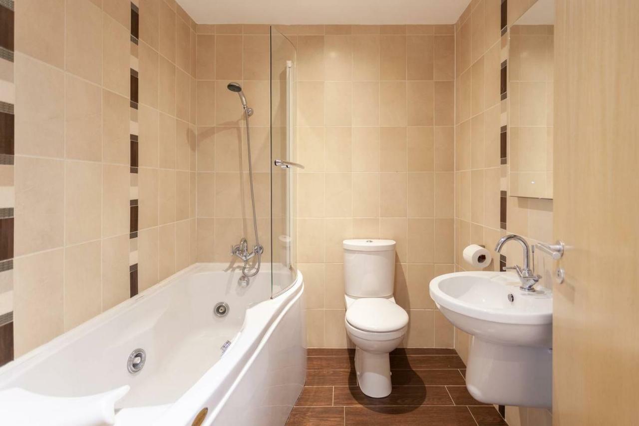 Blue Pool View Apartment Portrush Exterior photo